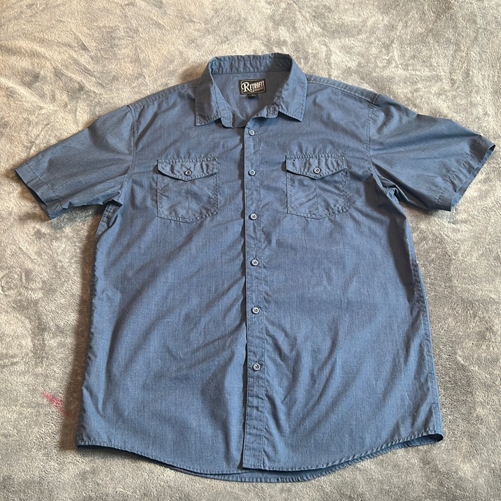 Retrofit Men's Short Sleeve Button Up Size L